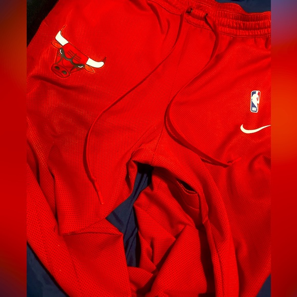 Nike Mens Red Chicago Bulls 75th Anniversary Showtime On Court top & bottoms - Picture 3 of 8